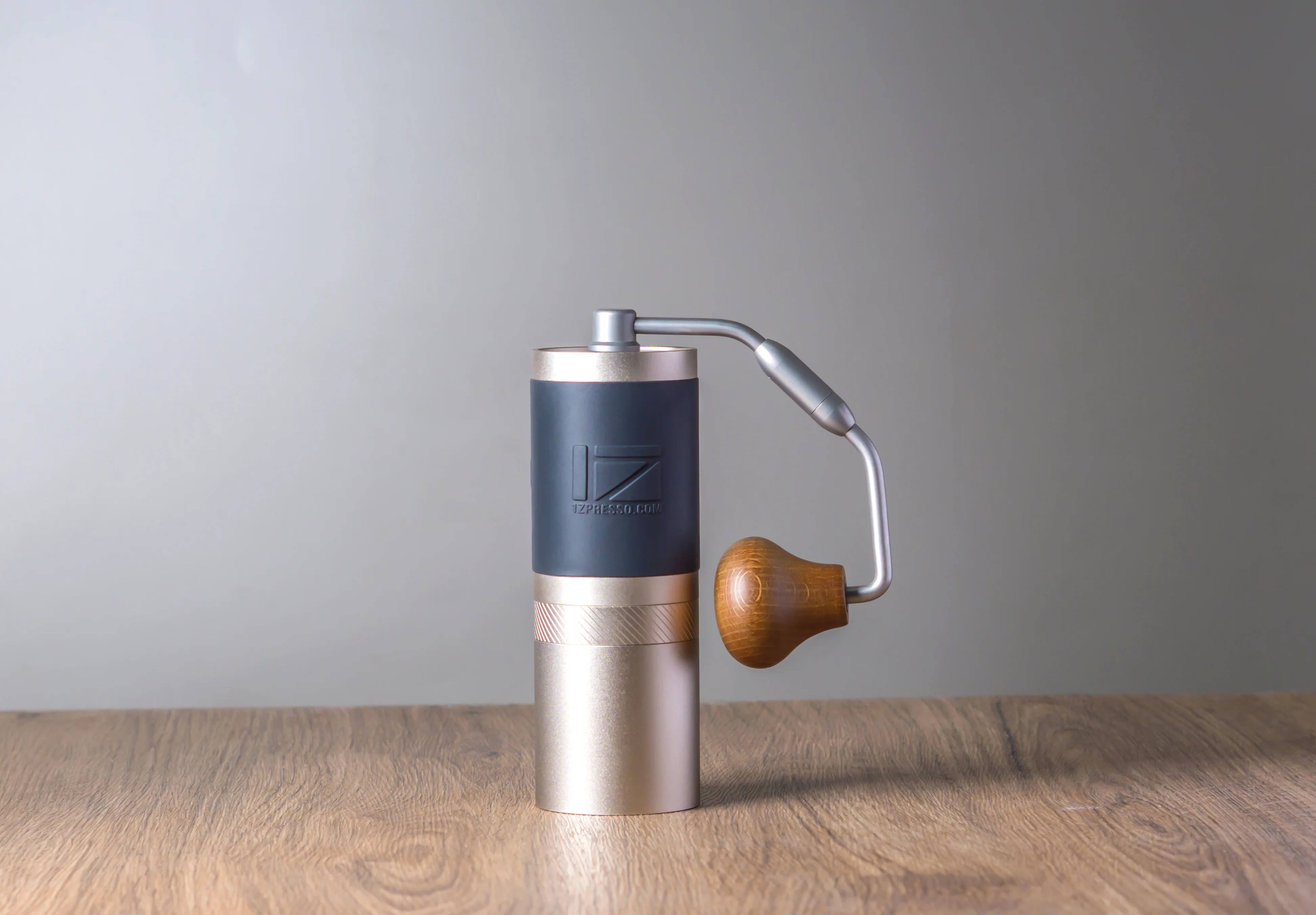 1Zpresso J Manual Coffee Grinder - Image 3