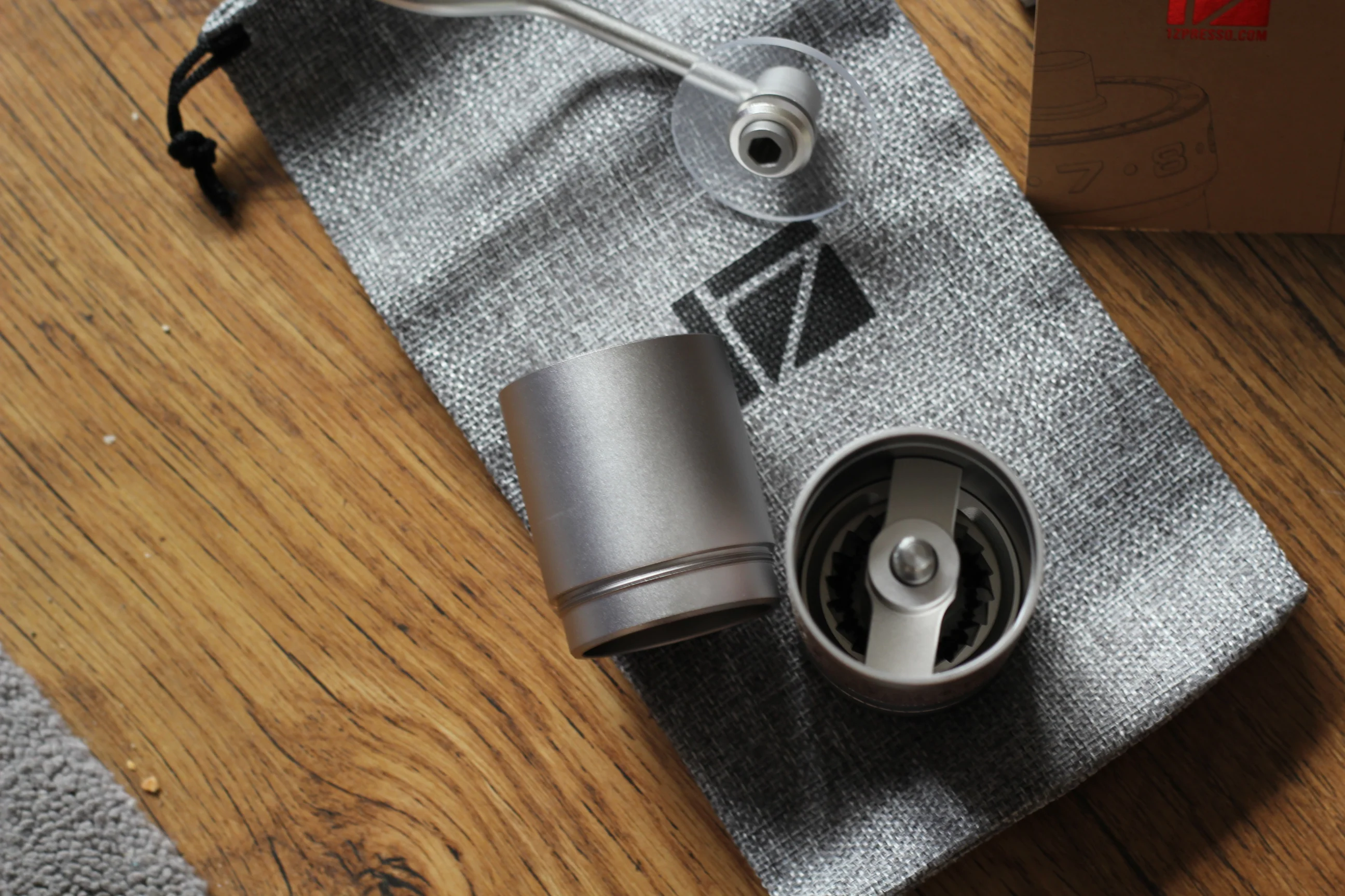 1Zpresso Q Heptagonal Manual Coffee Grinder - Image 6