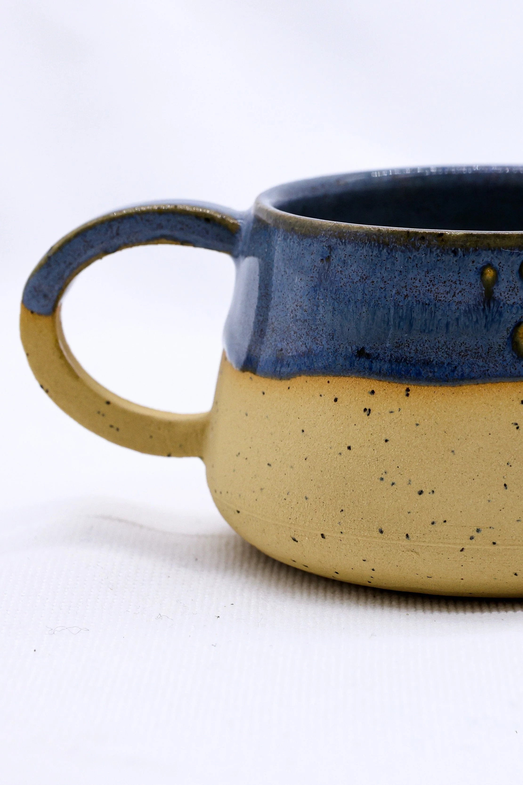 Bluvio Belluma Handmade Stoneware Ceramic Mug - Image 2