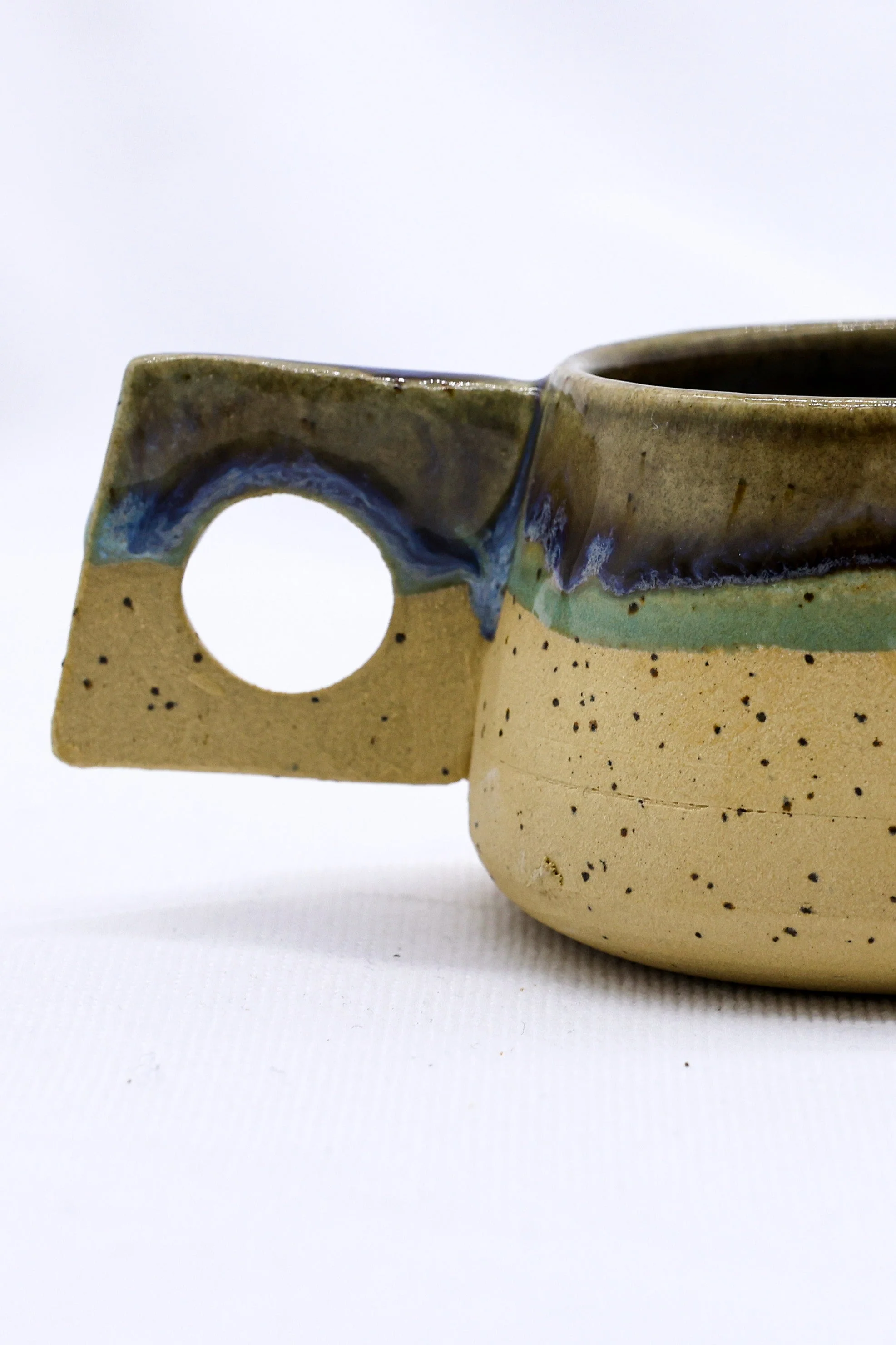 Bluvio Formo Handmade Ceramic Stoneware Coffee Mug - Image 2