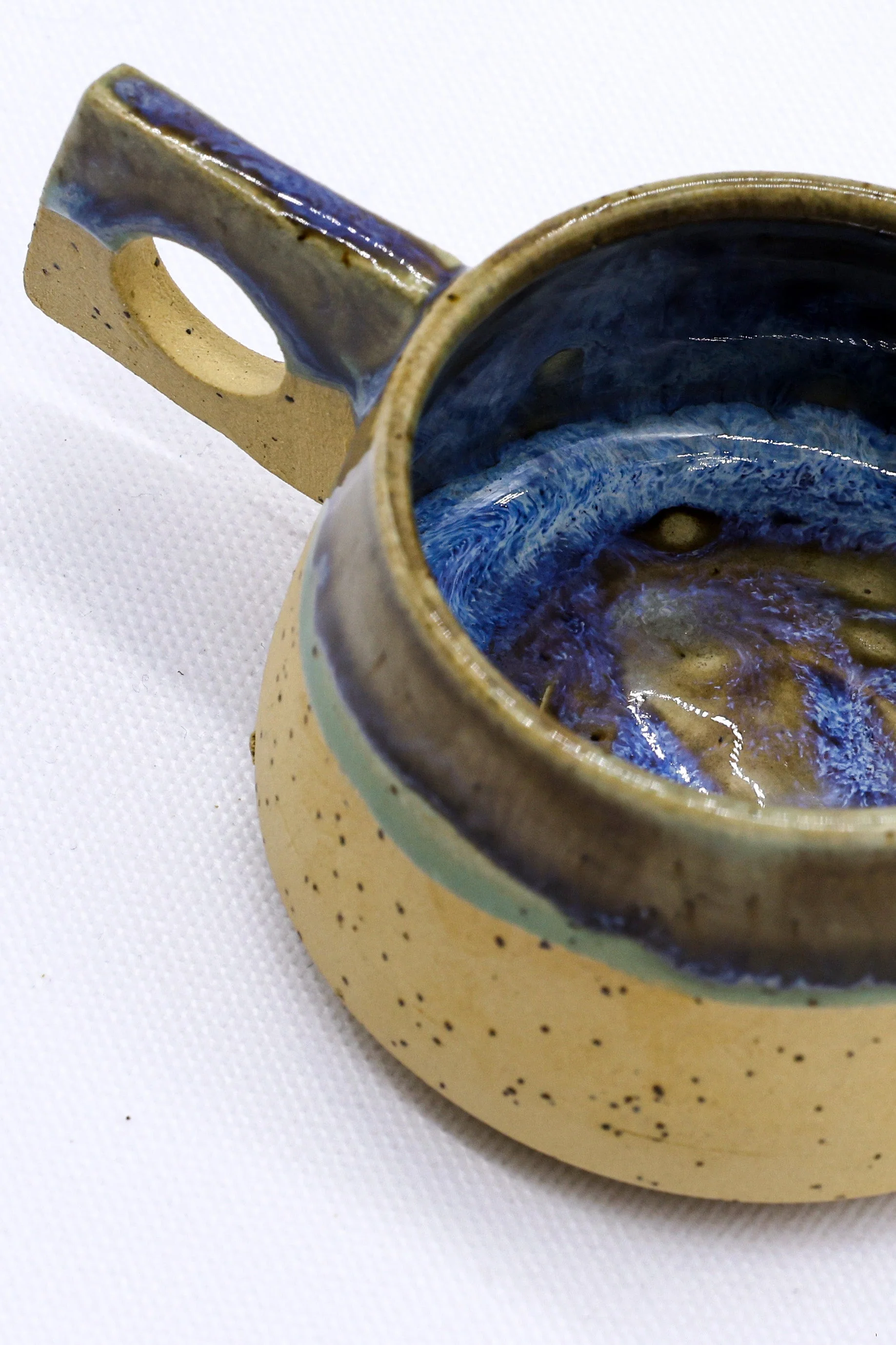 Bluvio Formo Handmade Ceramic Stoneware Coffee Mug - Image 3