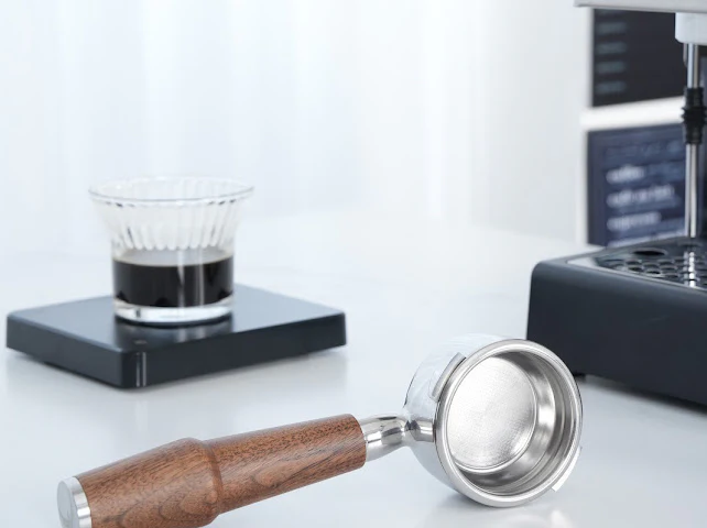 KNODOS Bottomless Portafilter | Rosewood / Walnut / Maple - Image 12
