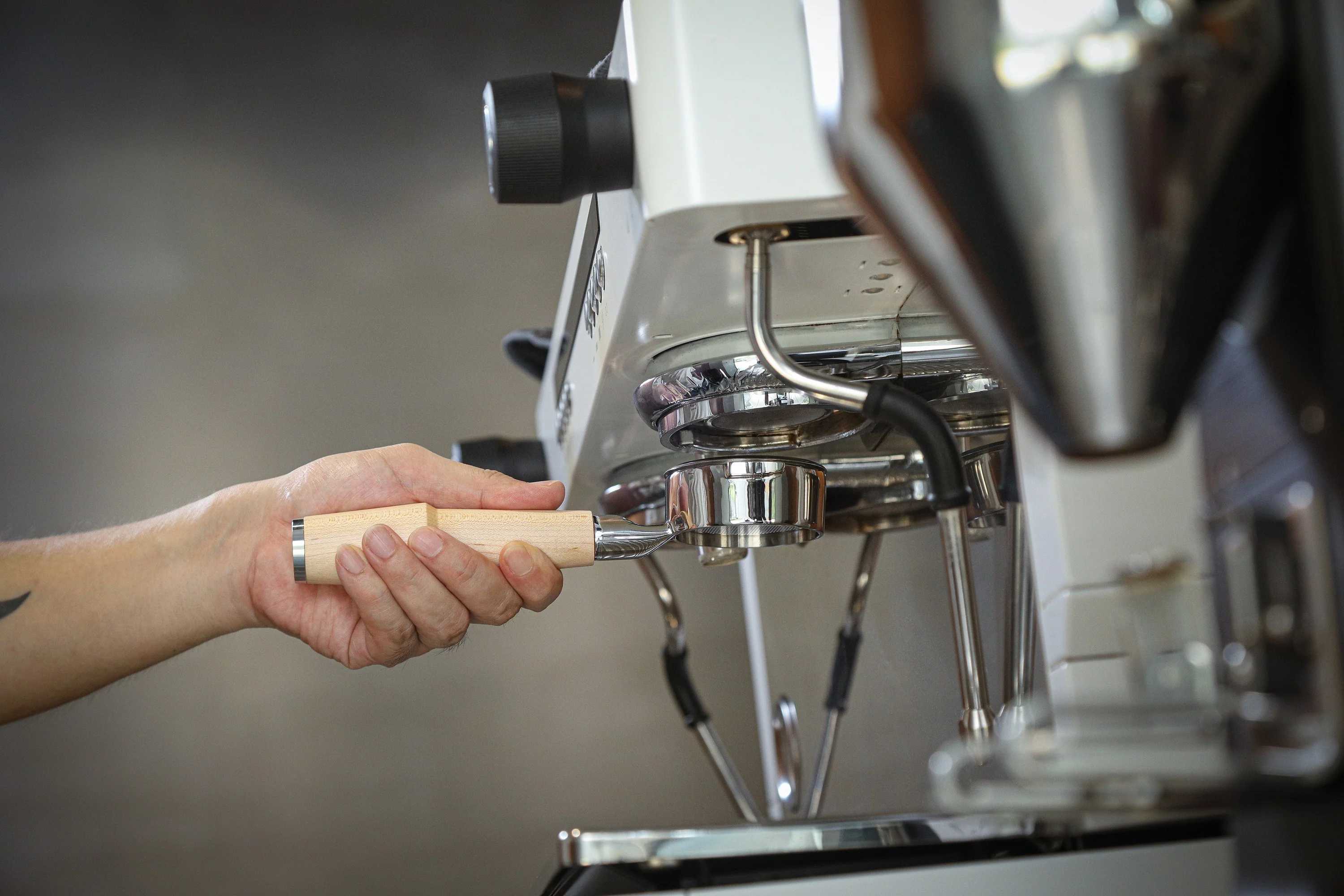 KNODOS Bottomless Portafilter | Rosewood / Walnut / Maple - Image 19
