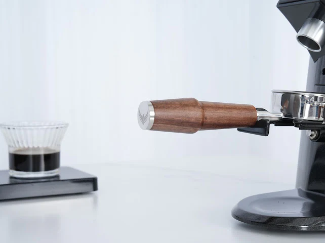 KNODOS Bottomless Portafilter | Rosewood / Walnut / Maple - Image 9